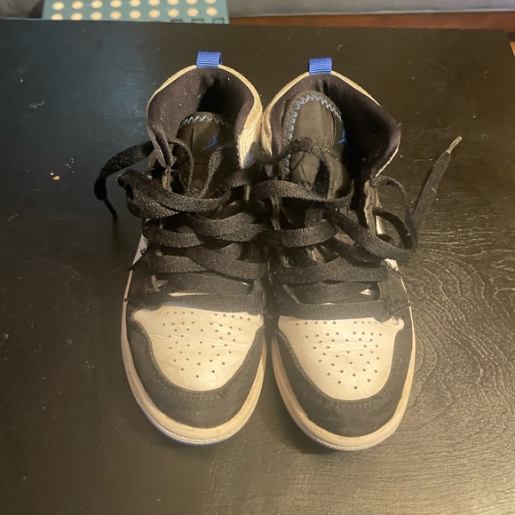 2y Jordan 1 shoes - Picture 4 of 5